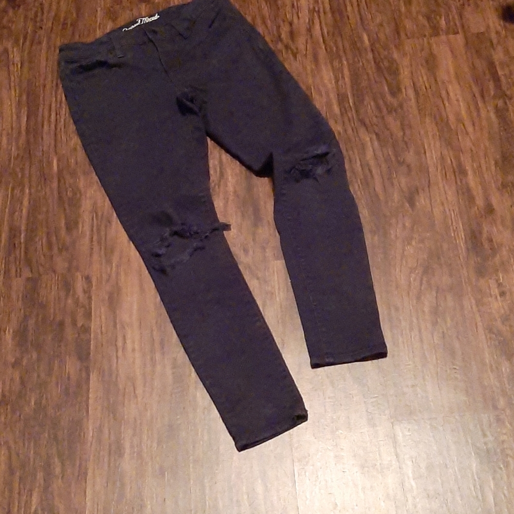 Mid Rise Skinny Universal Thread 2/26R Faded Black